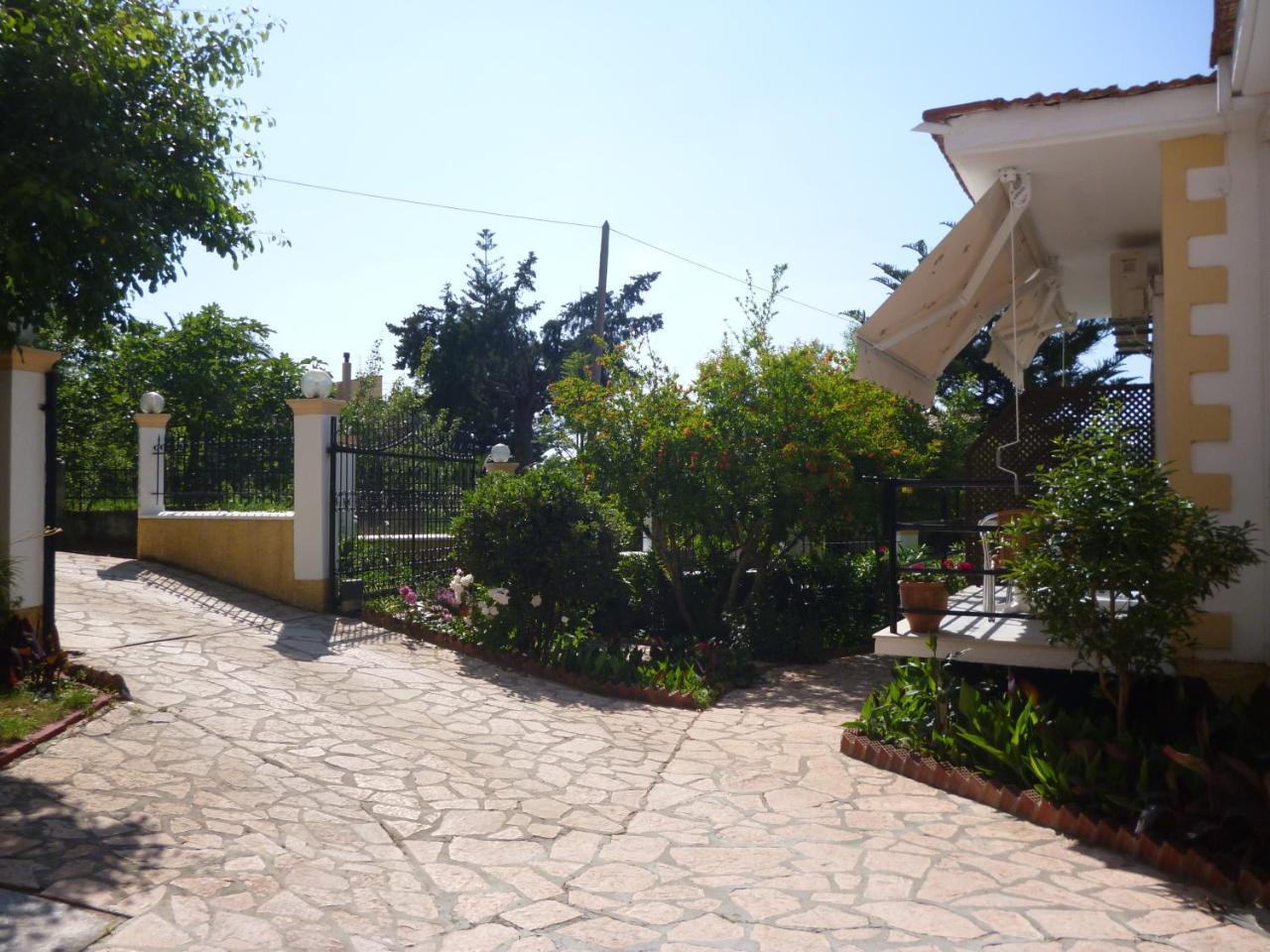 Kostas Agios Georgios Pagon